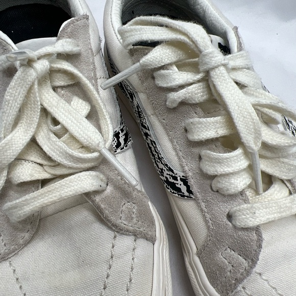 Vans Authentic Sneaker, Men’s Size 4, Women’s 5.5 Off White - Picture 6 of 14